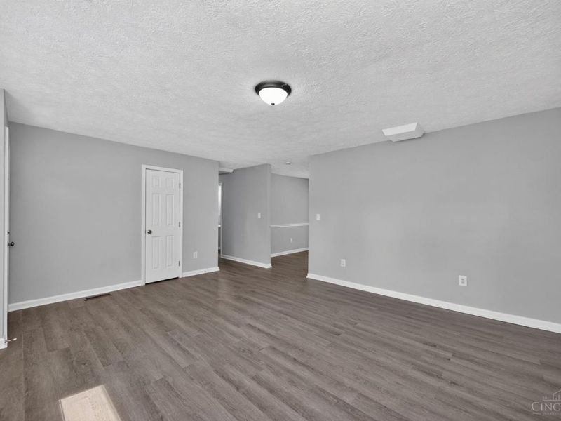 2598 McHenry Road, Goshen Township, OH 45122 Photo 4