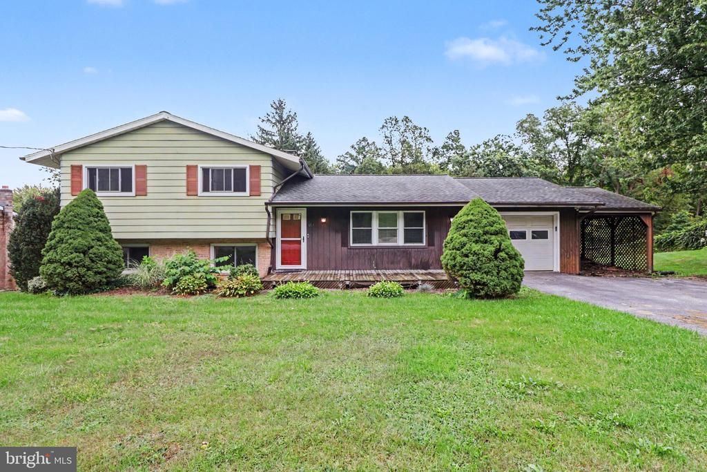 613 S MOUNTAIN ROAD , DILLSBURG, PA 17019