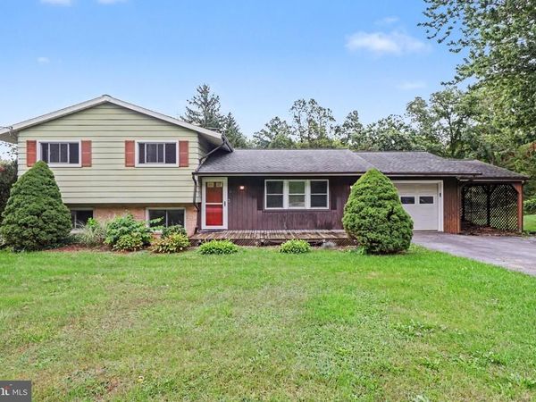 613 S MOUNTAIN ROAD, DILLSBURG, PA 17019