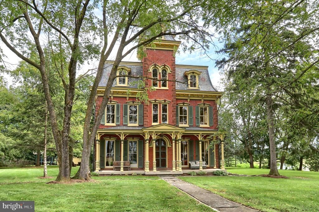 807 WEAVERTOWN ROAD, MYERSTOWN, PA 17067