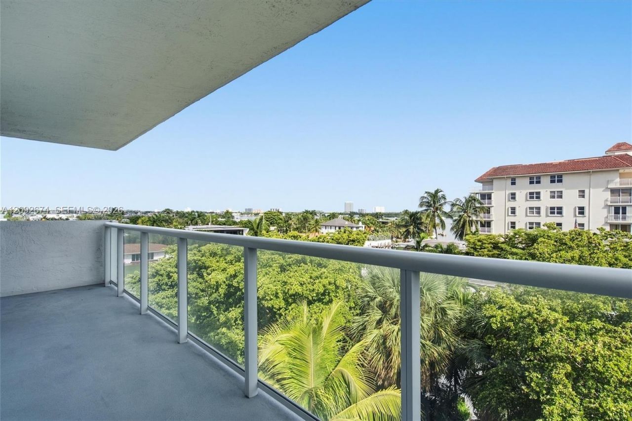 10000 W Bay Harbor Dr, Unit 501, Bay Harbor Islands, FL 33154 Photo