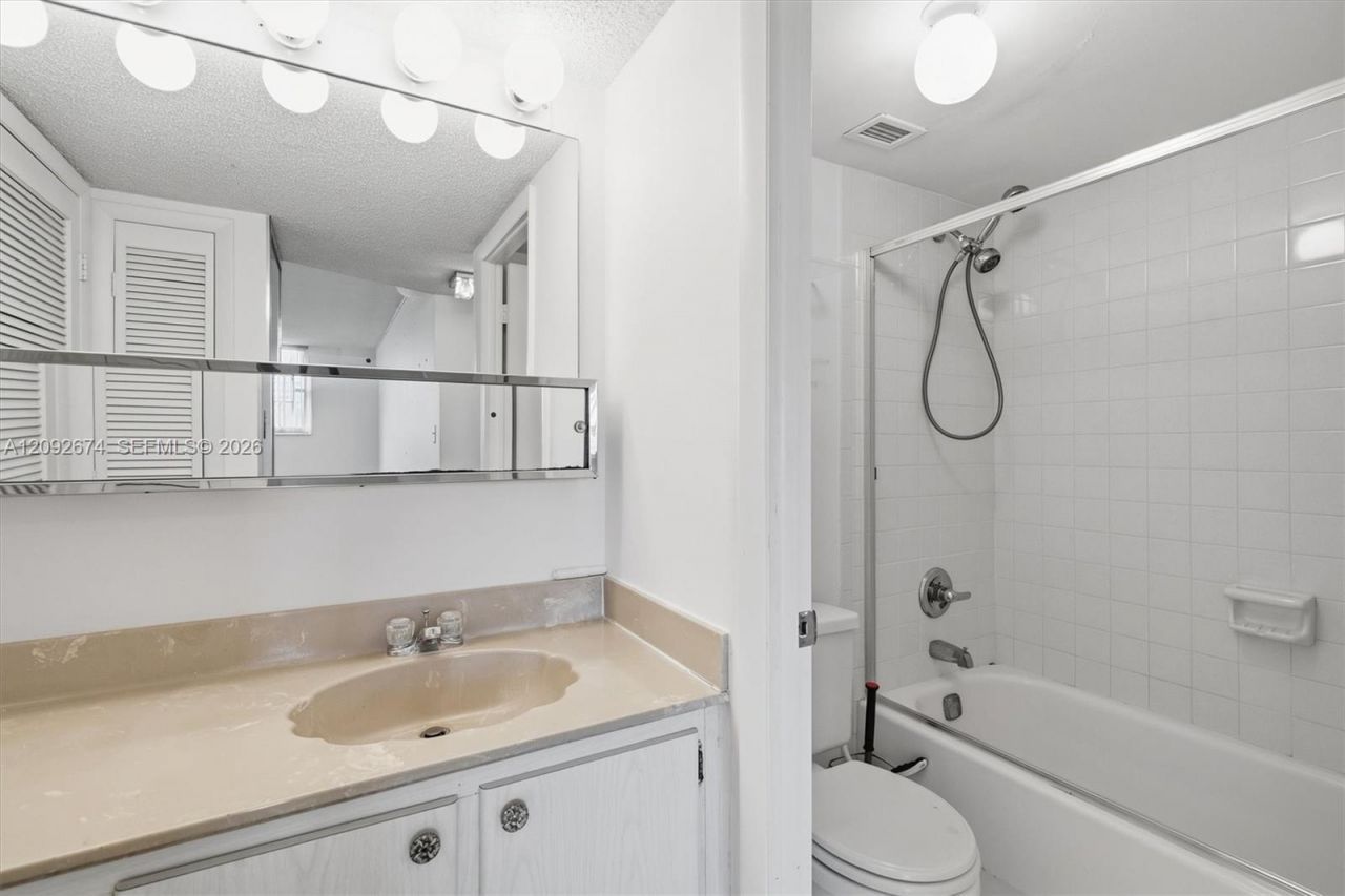 10000 W Bay Harbor Dr, Unit 501, Bay Harbor Islands, FL 33154 Photo