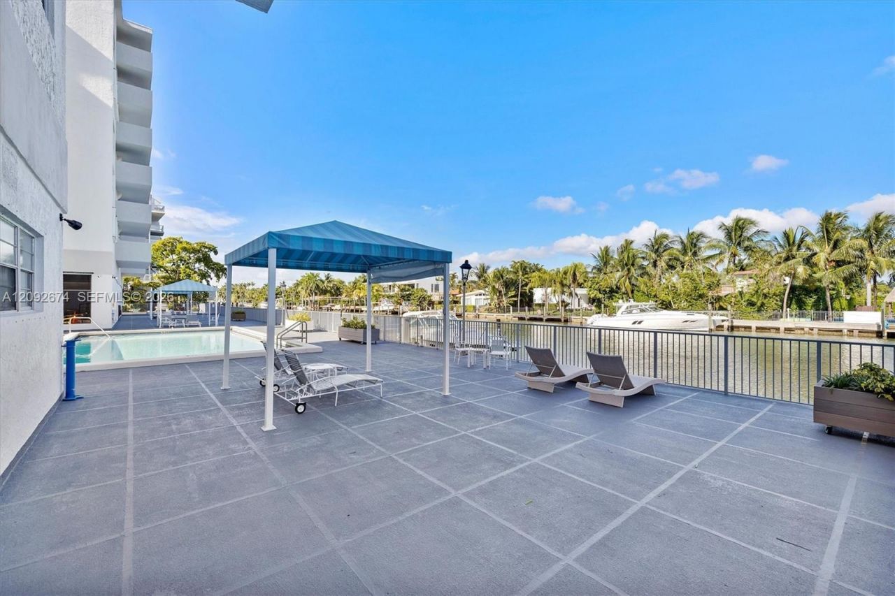 10000 W Bay Harbor Dr, Unit 501, Bay Harbor Islands, FL 33154 Photo