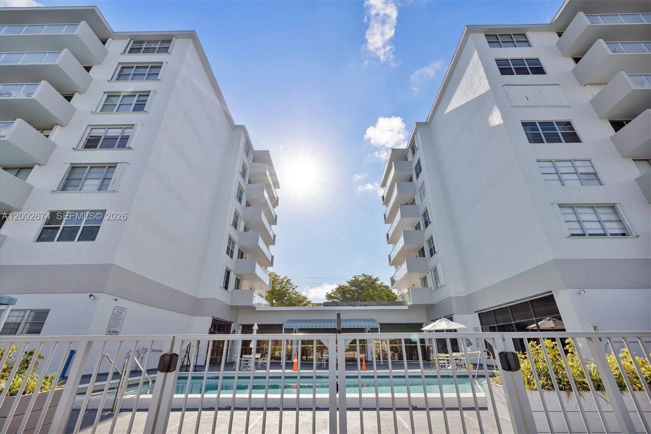 10000 W Bay Harbor Dr, Unit 501, Bay Harbor Islands, FL 33154 Photo