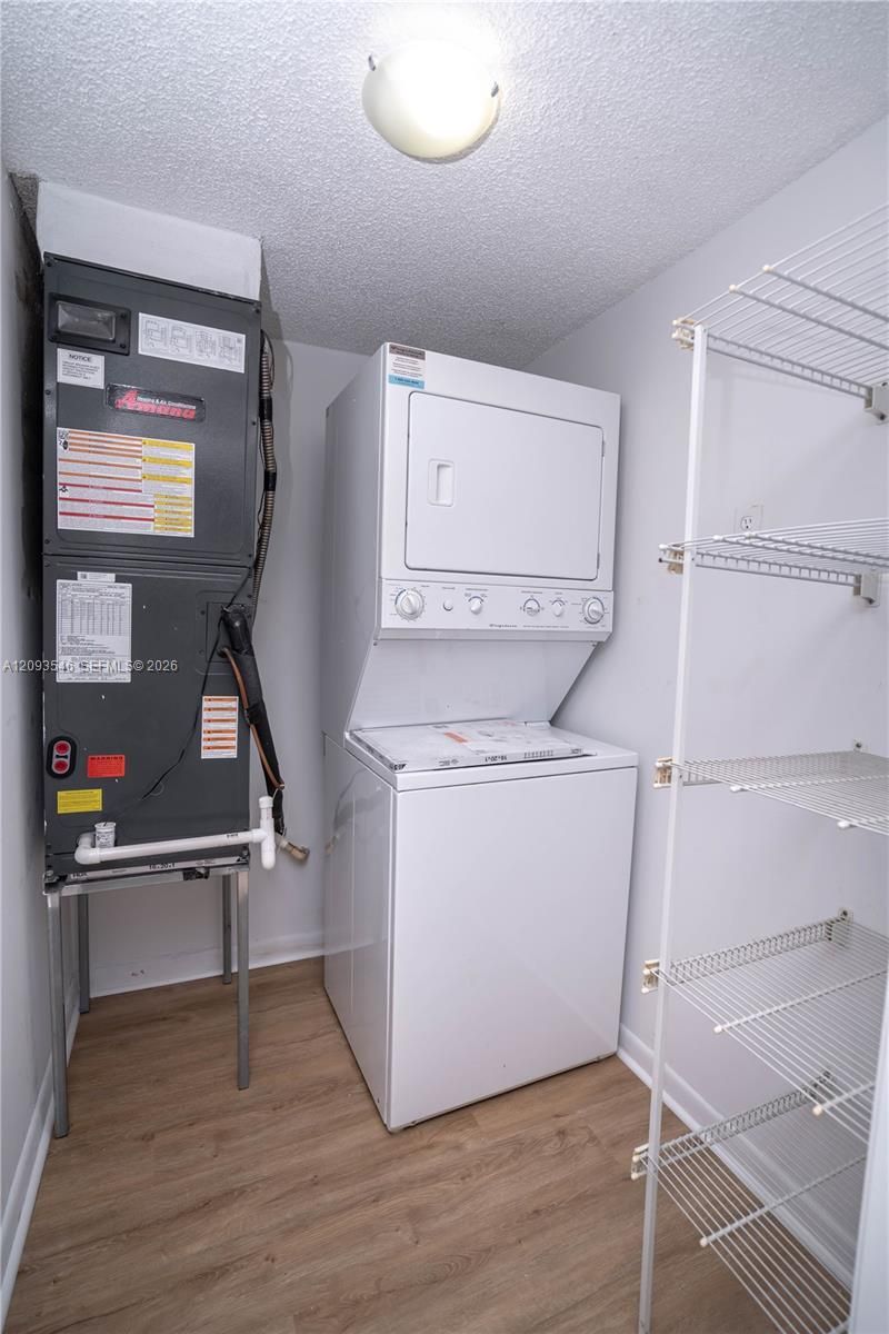 7090 NW 173rd Dr, Unit 203, Hialeah, FL 33015 Photo