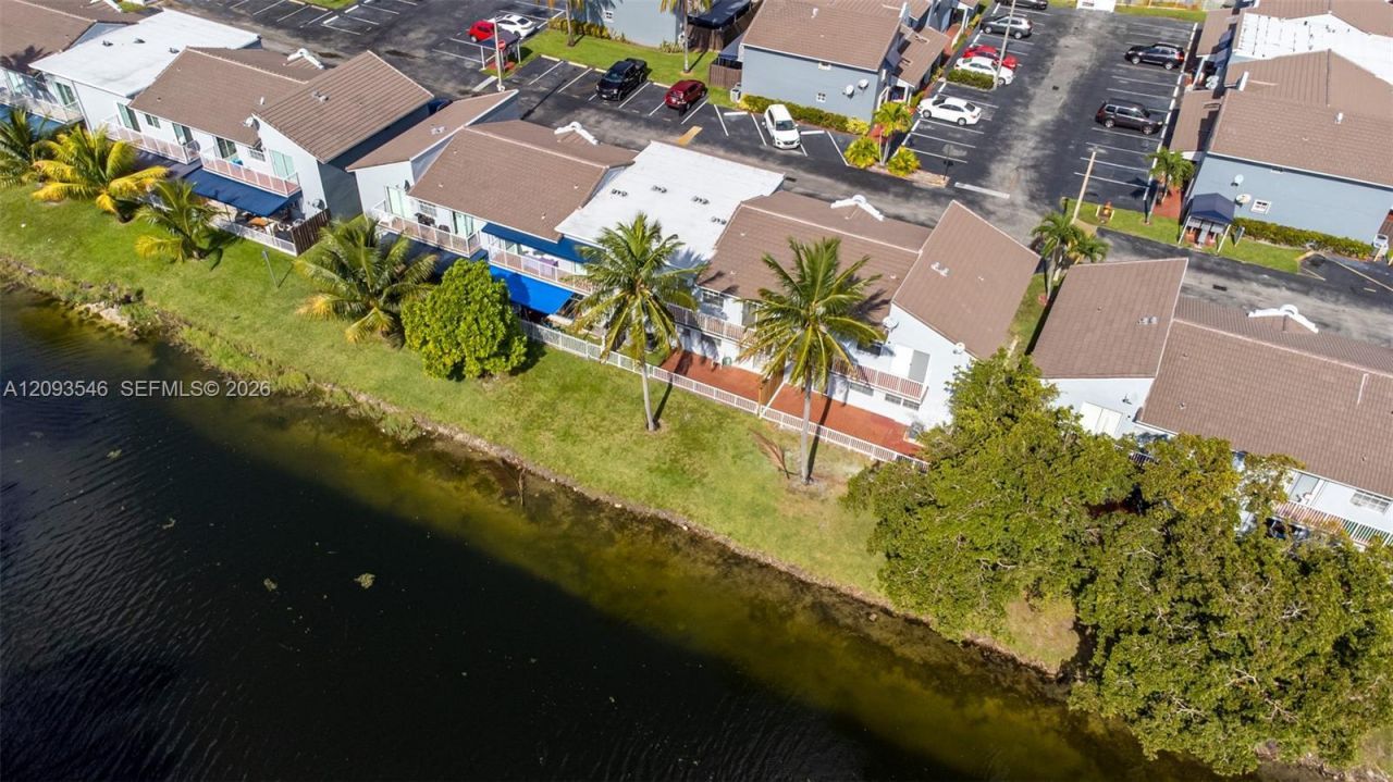 7090 NW 173rd Dr, Unit 203, Hialeah, FL 33015 Photo