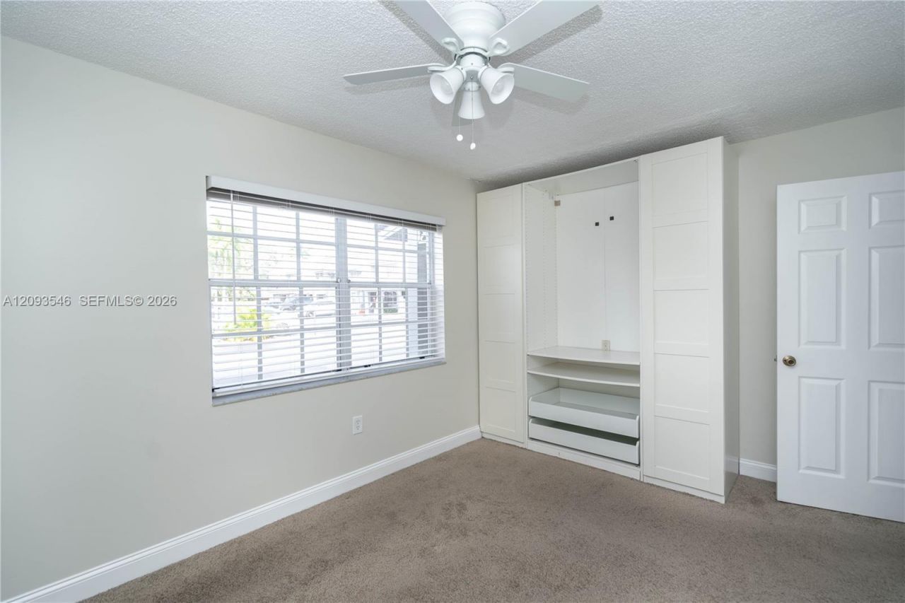 7090 NW 173rd Dr, Unit 203, Hialeah, FL 33015 Photo