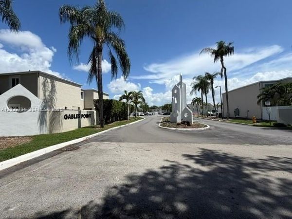 4590 SW 68th Ct Cir , Unit 8, Miami, FL 33155