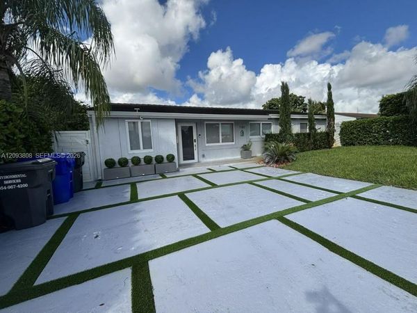 7181 Sheridan St , Hollywood, FL 33024