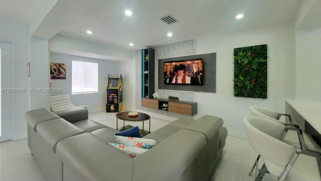 7181 Sheridan St, Hollywood, FL 33024 Photo