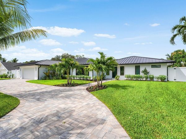 111 FAIRVIEW W, Tequesta, FL 33469
