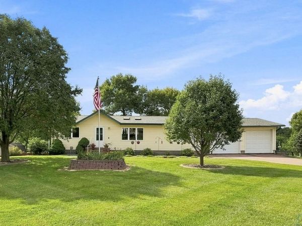 1805 Glen Ellen Rd, Sioux City, IA 51106