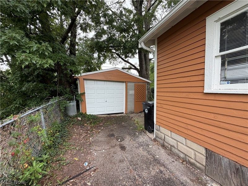 1152 E 147th Street, Cleveland, OH 44110 Photo 20