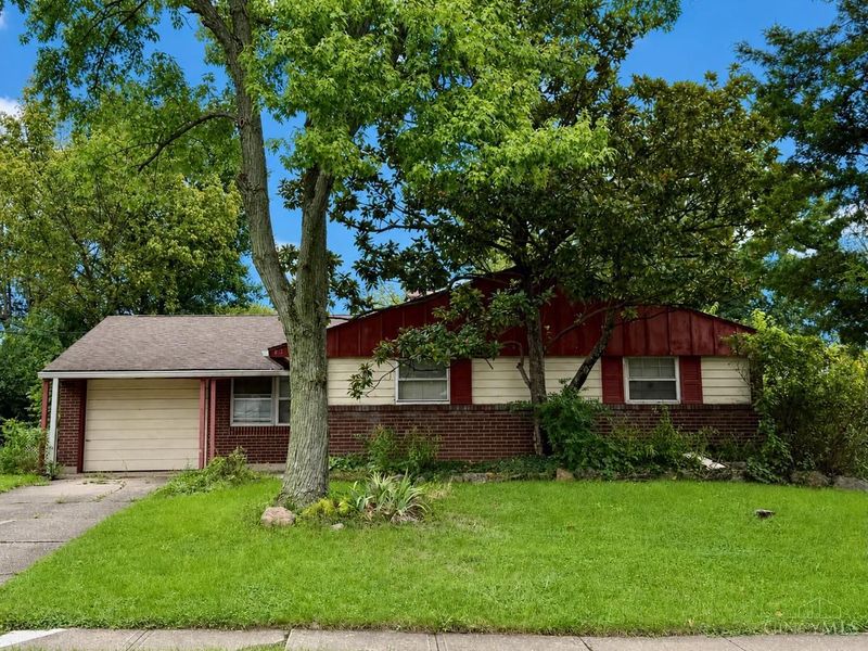 12120 Benadir Road, Springdale, OH 45246 Photo 1