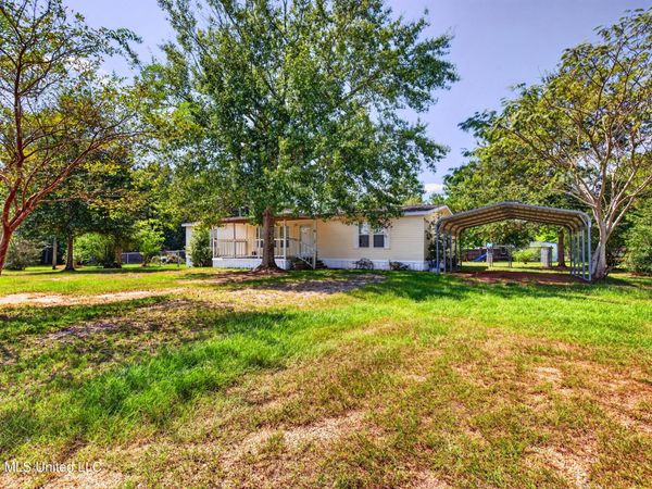 91 Lake Road, McHenry, MS 39561