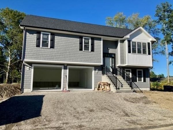 17 Lynch Way, Swansea, MA 02726