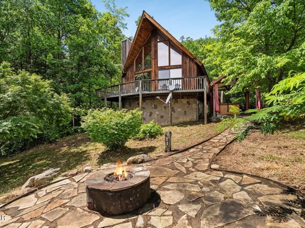 2295 Bluff Mountain Road , Sevierville, TN 37876