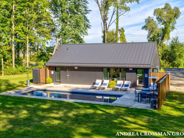 6346 Riverside Road, Fennville, MI 49408