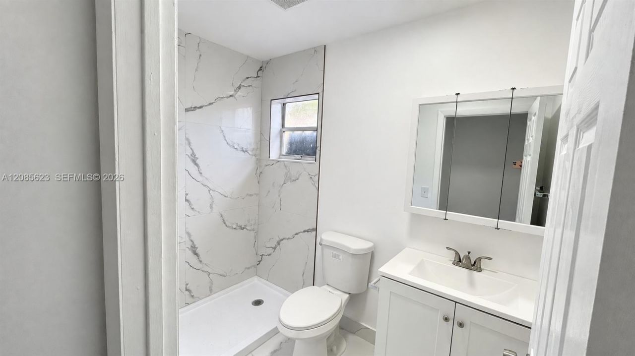 2731 NW 100th St , Unit C, Miami, FL 33147 Photo
