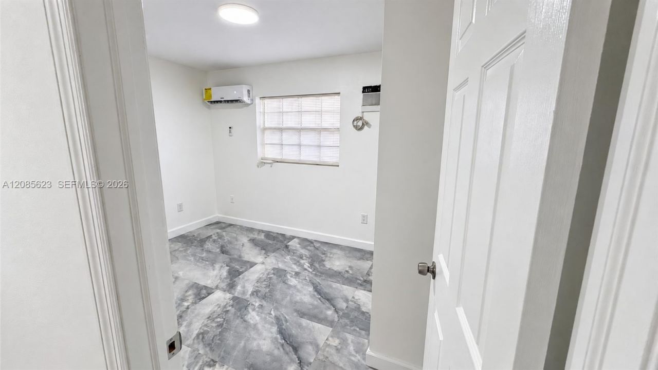 2731 NW 100th St , Unit C, Miami, FL 33147 Photo
