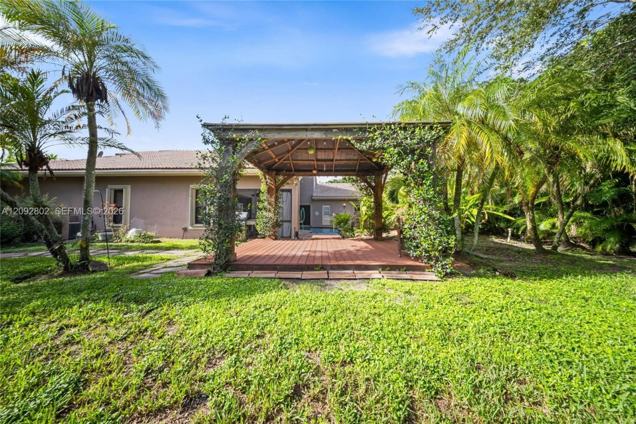 4961 NW 102nd Dr, Coral Springs, FL 33076 Photo
