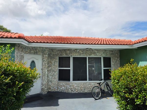 820 SW 49th Ter , Margate, FL 33068