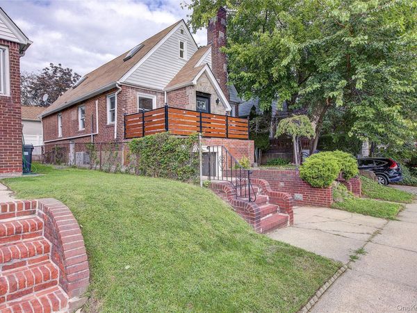 32-28 Utopia Parkway , Flushing, NY 11358