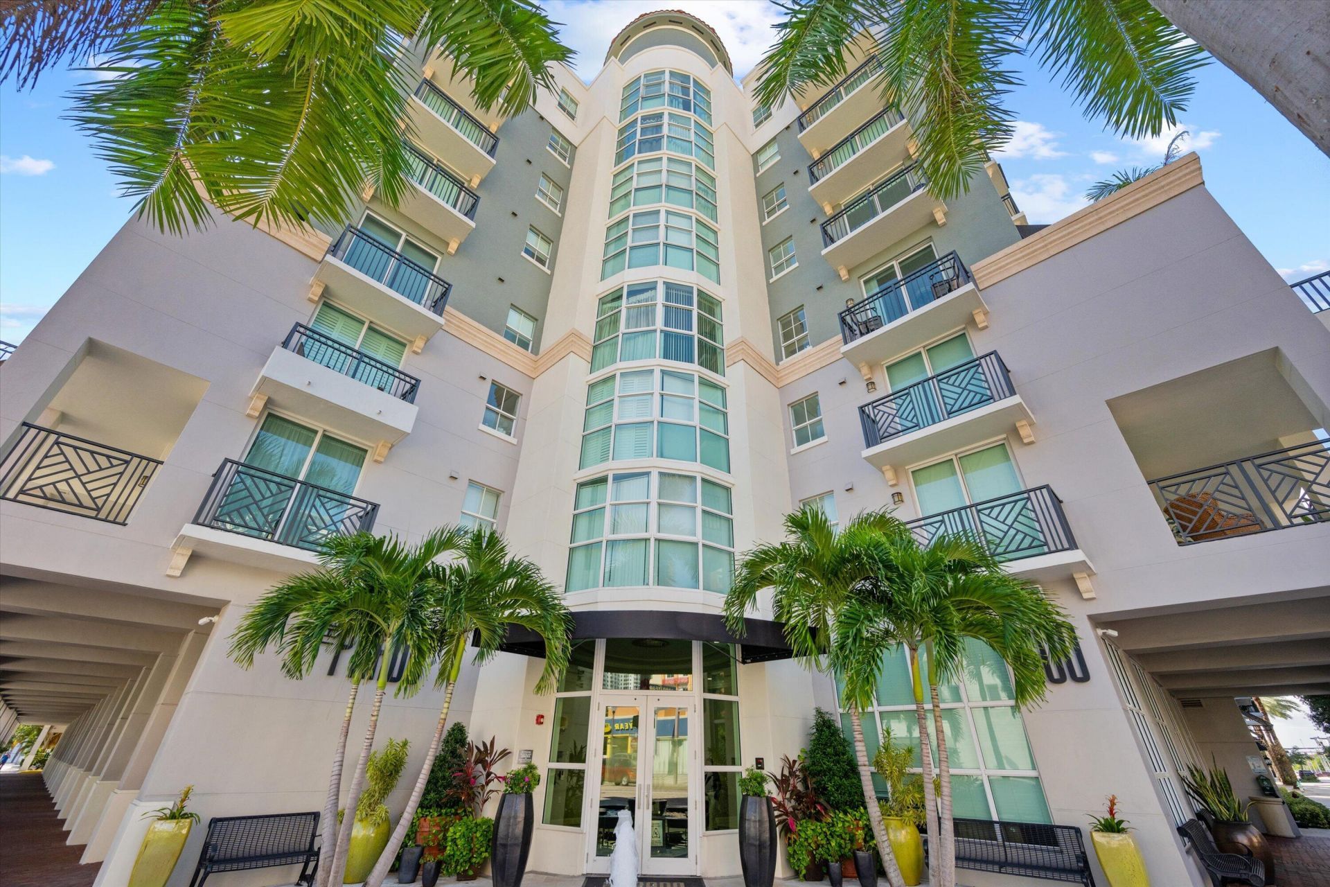 600 S Dixie Highway, Unit 315, West Palm Beach, FL 33401 Photo