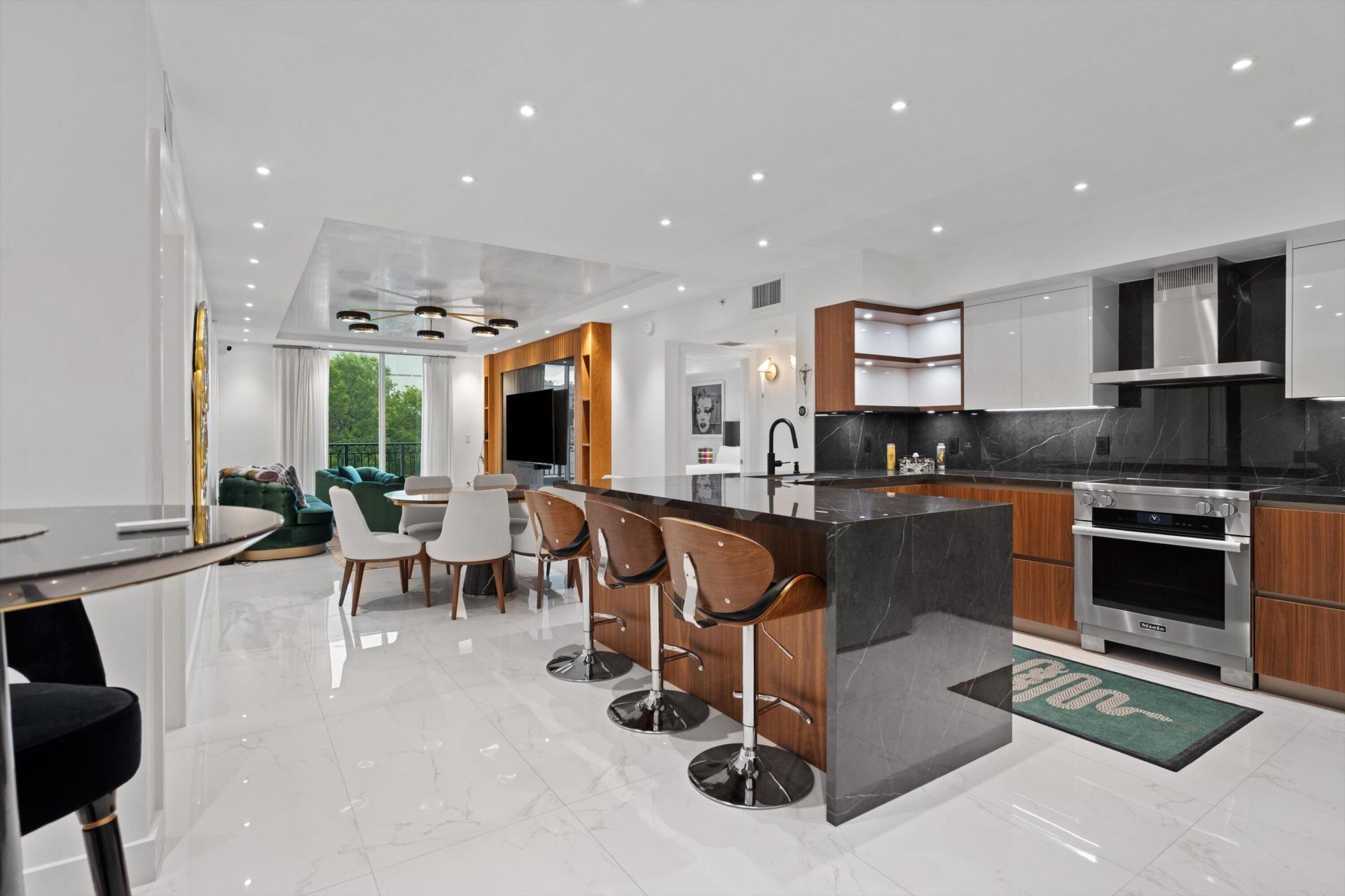 600 S Dixie Highway, Unit 315, West Palm Beach, FL 33401 Photo