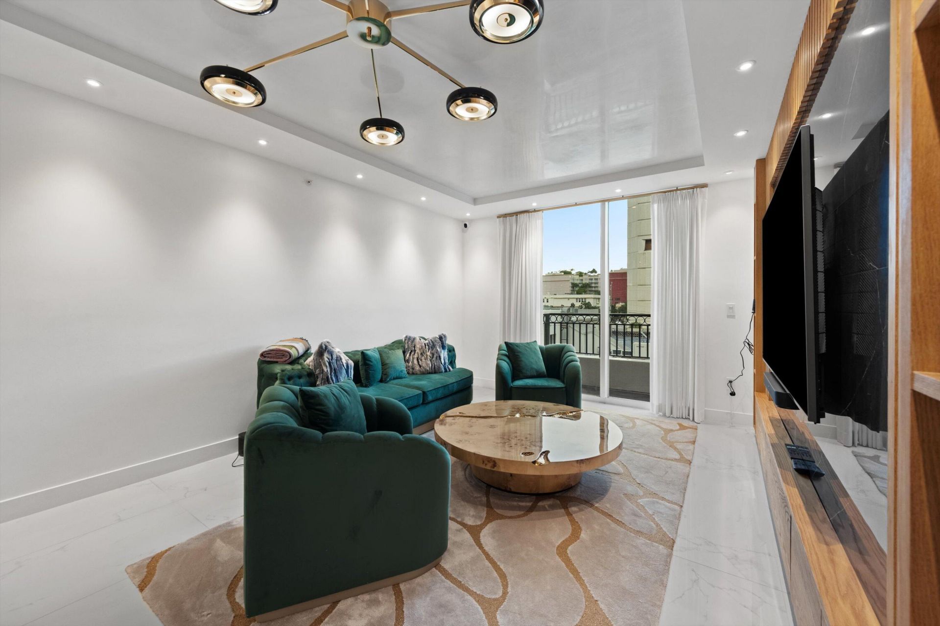 600 S Dixie Highway, Unit 315, West Palm Beach, FL 33401 Photo