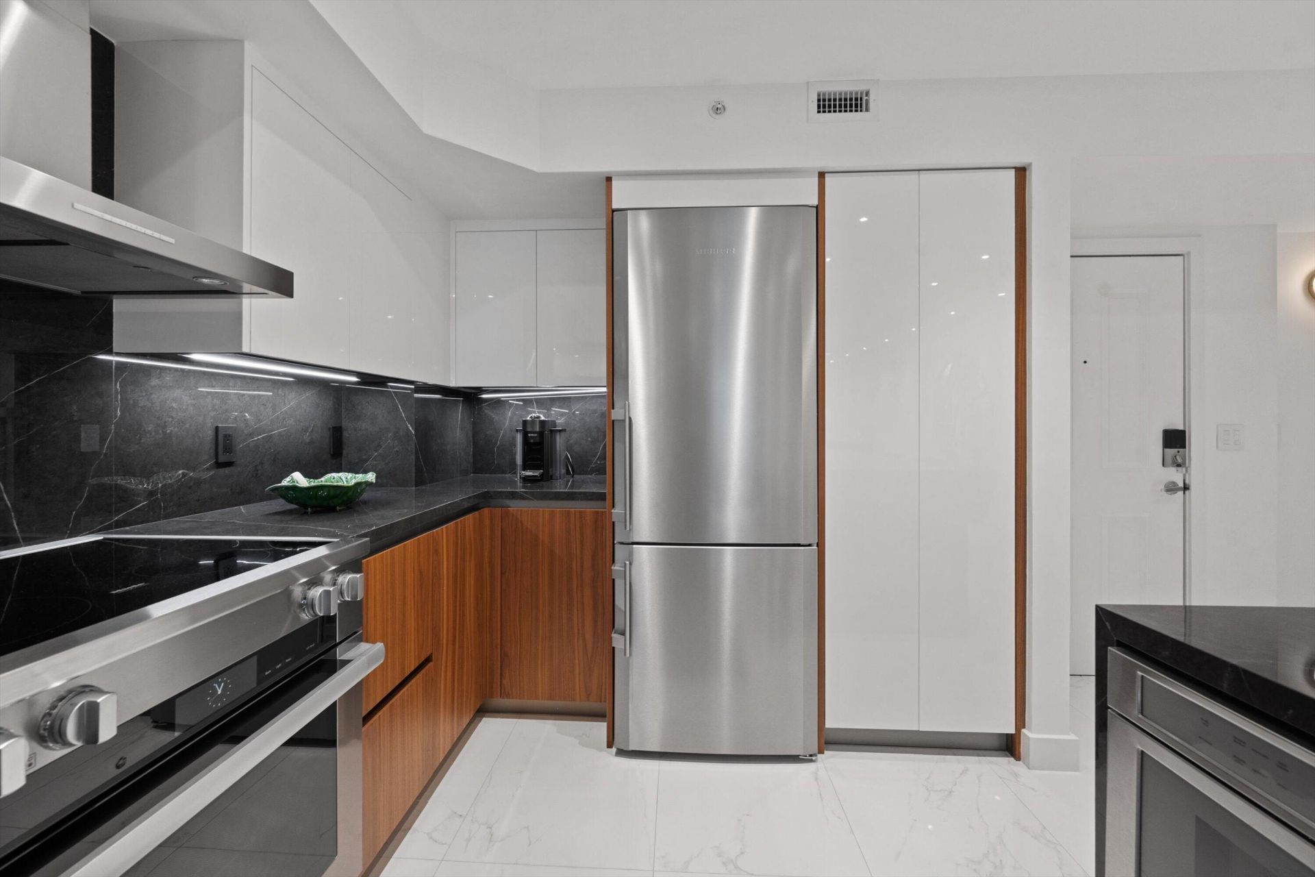 600 S Dixie Highway, Unit 315, West Palm Beach, FL 33401 Photo