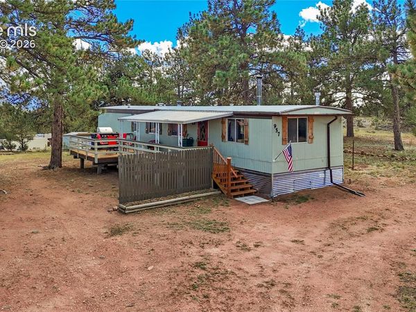 957 Arapahoe Drive, Florissant, CO 80816