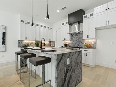 426 Melba Street, Unit 101, Dallas, TX 75208
