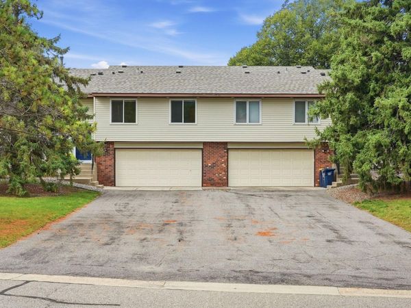 13642 Knox Drive, Burnsville, MN 55337