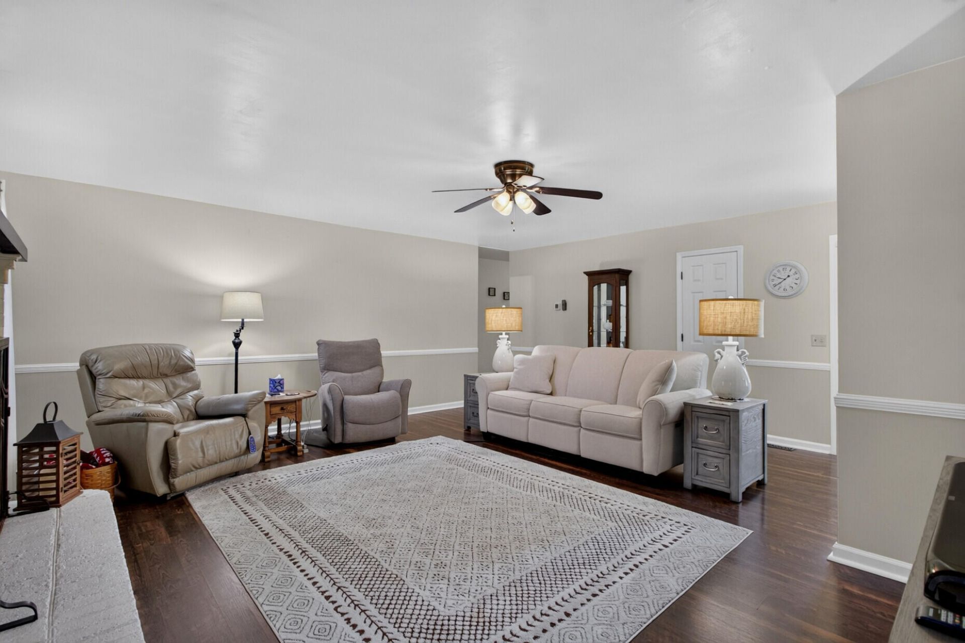 3576 Cordova Road Photo 3