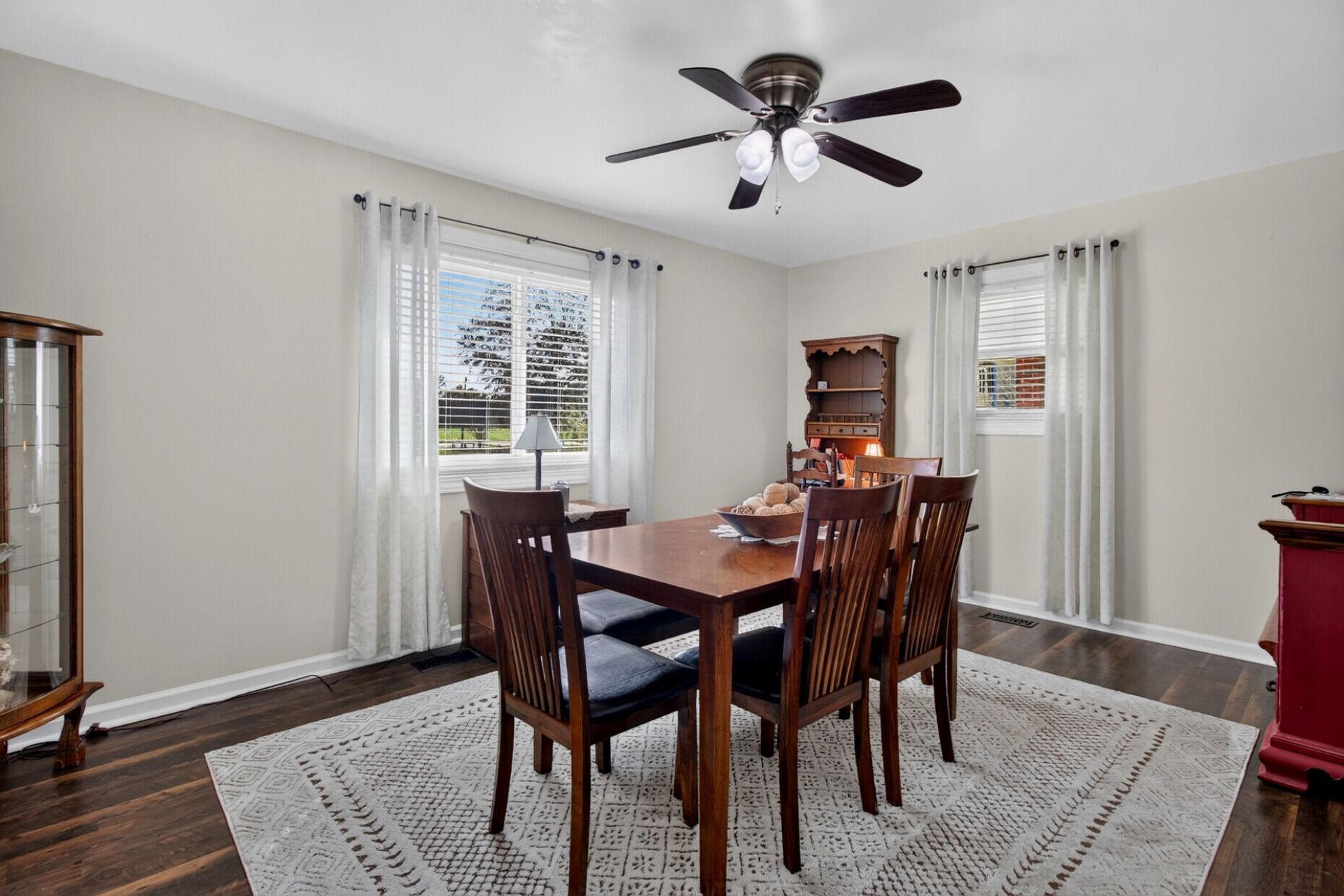 3576 Cordova Road Photo 4