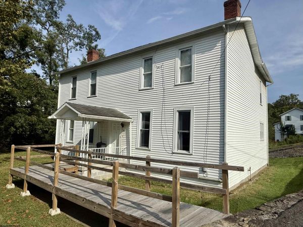 100 Madison Street, Fairview, WV 26570
