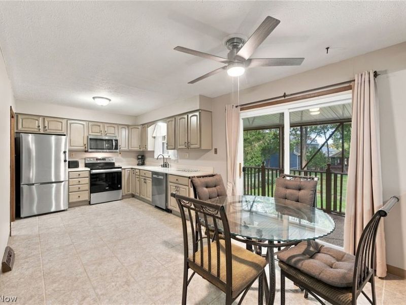 20182 Drake Road, Strongsville, OH 44149 Photo 13