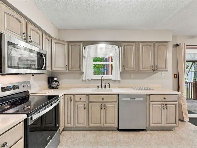 20182 Drake Road, Strongsville, OH 44149 Photo 15