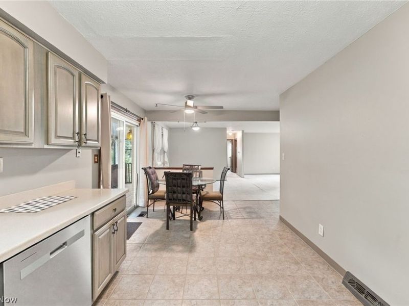 20182 Drake Road, Strongsville, OH 44149 Photo 16