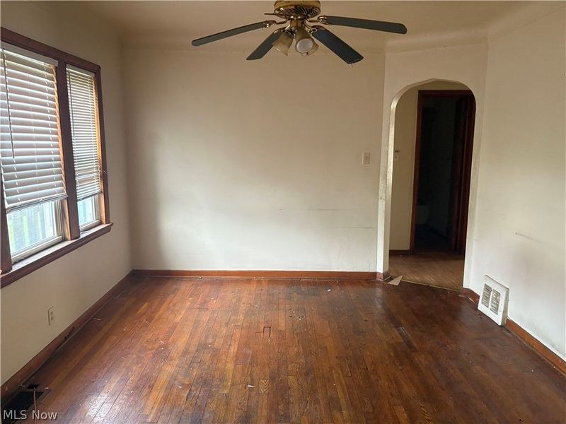 12501 Dove Avenue, Cleveland, OH 44105 Photo 10