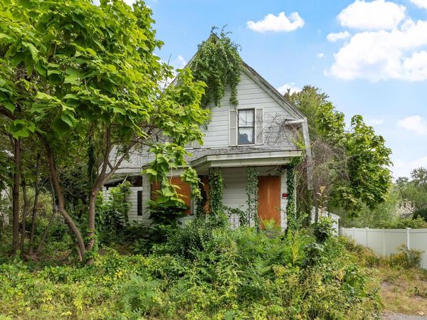 16 Holt, Chelmsford, MA 01863