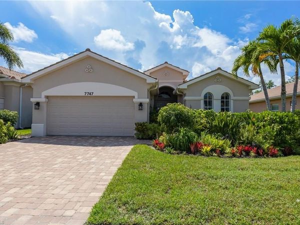 7747 Martino CIR, NAPLES, FL 34112