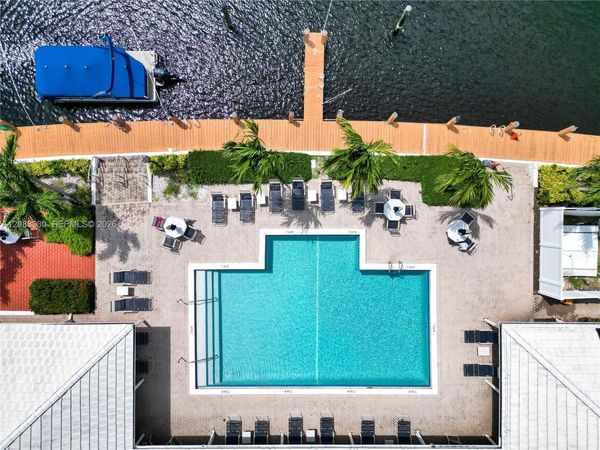 130 Cypress Club Dr , Unit 302, Pompano Beach, FL 33060