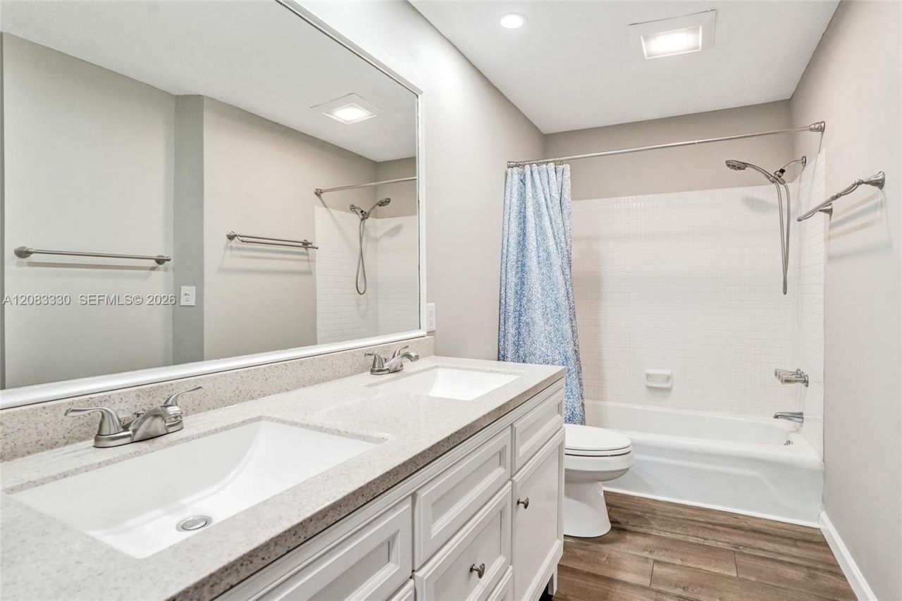 130 Cypress Club Dr, Unit 302, Pompano Beach, FL 33060 Photo
