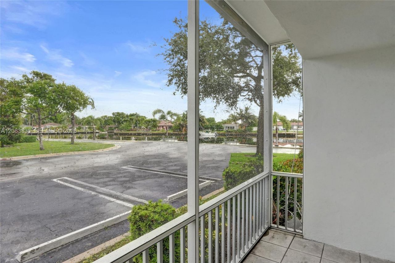 130 Cypress Club Dr, Unit 302, Pompano Beach, FL 33060 Photo