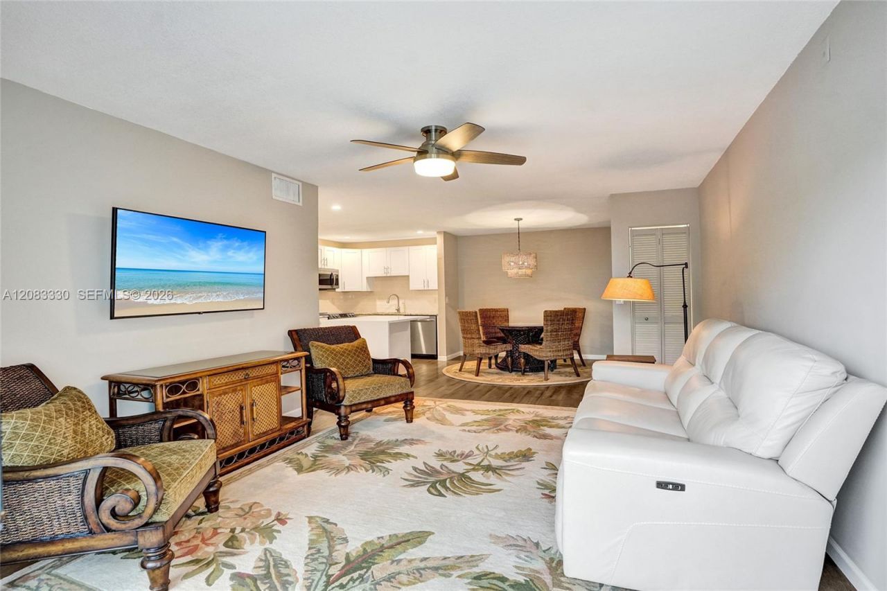 130 Cypress Club Dr, Unit 302, Pompano Beach, FL 33060 Photo