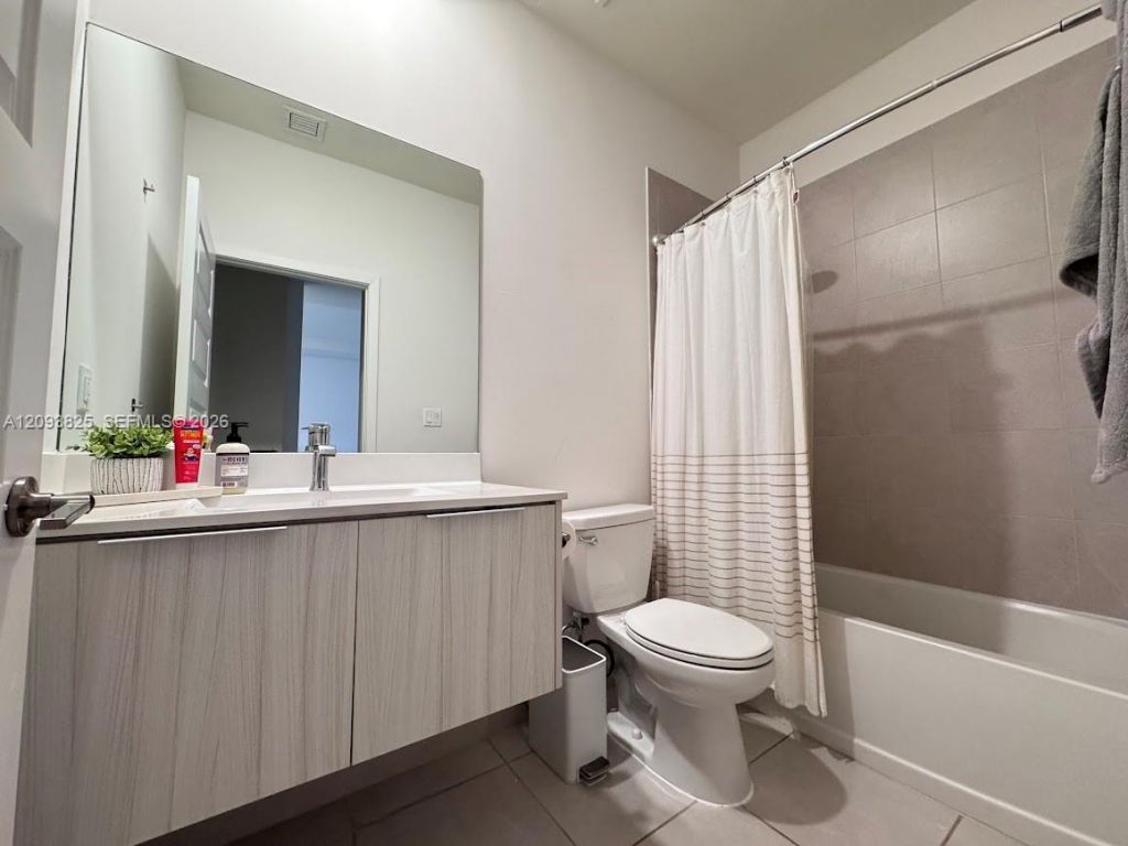 8015 NW 104th Ave , Unit 38, Doral, FL 33178 Photo