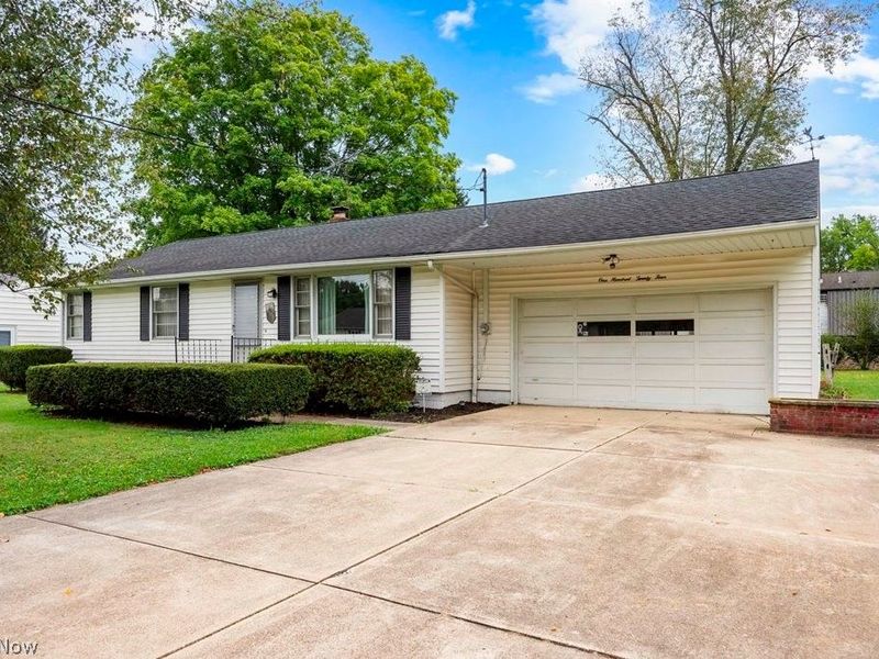 124 Yunker Court, Elyria, OH 44035 Photo 2