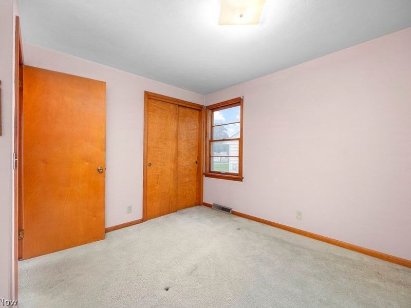 124 Yunker Court, Elyria, OH 44035 Photo 4